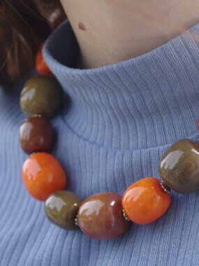 Beautiful Lucite Chunky Statement  80s Necklace